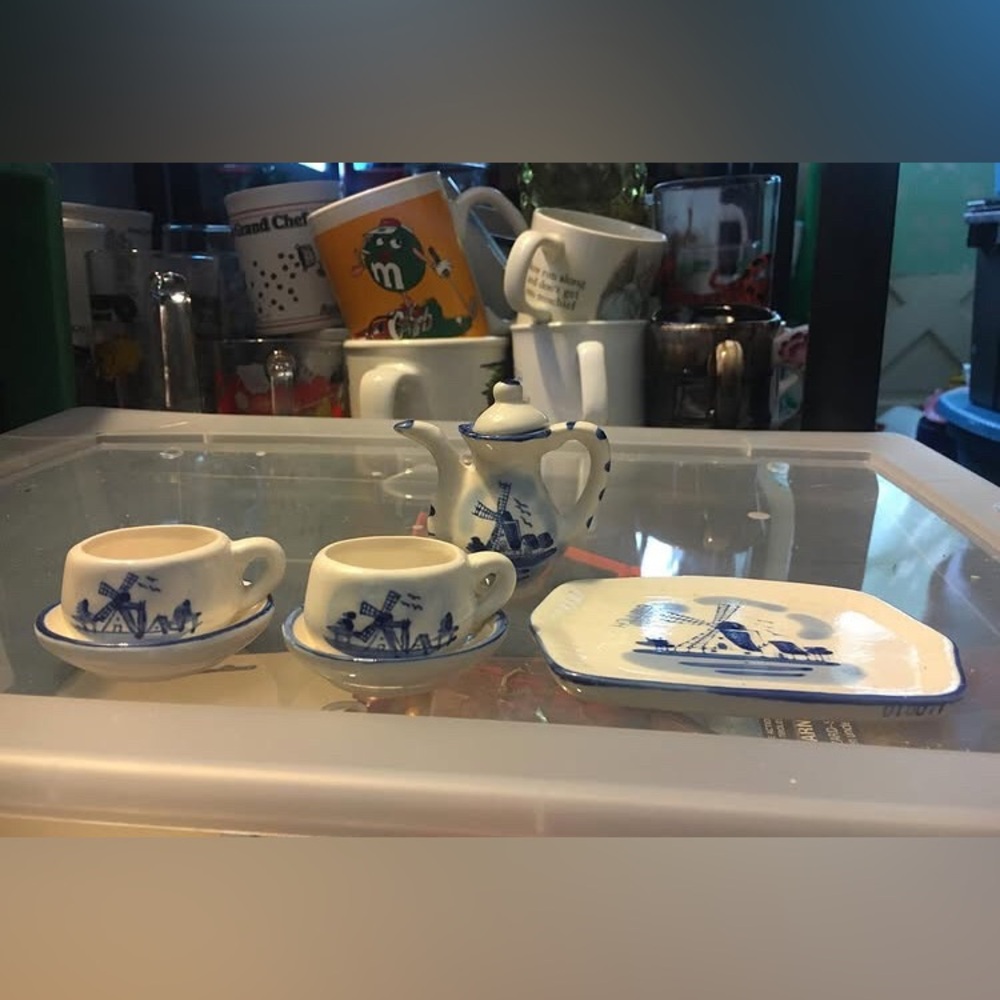 D E L F T Holland tea set